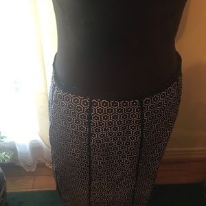 Ann Taylor  a line skirt size 6 petites. Geo print. Black&White.
